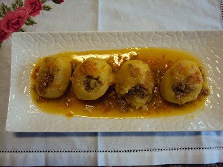 PATATAS RELLENAS DE CARNE, por Mari Paz Rodríguez